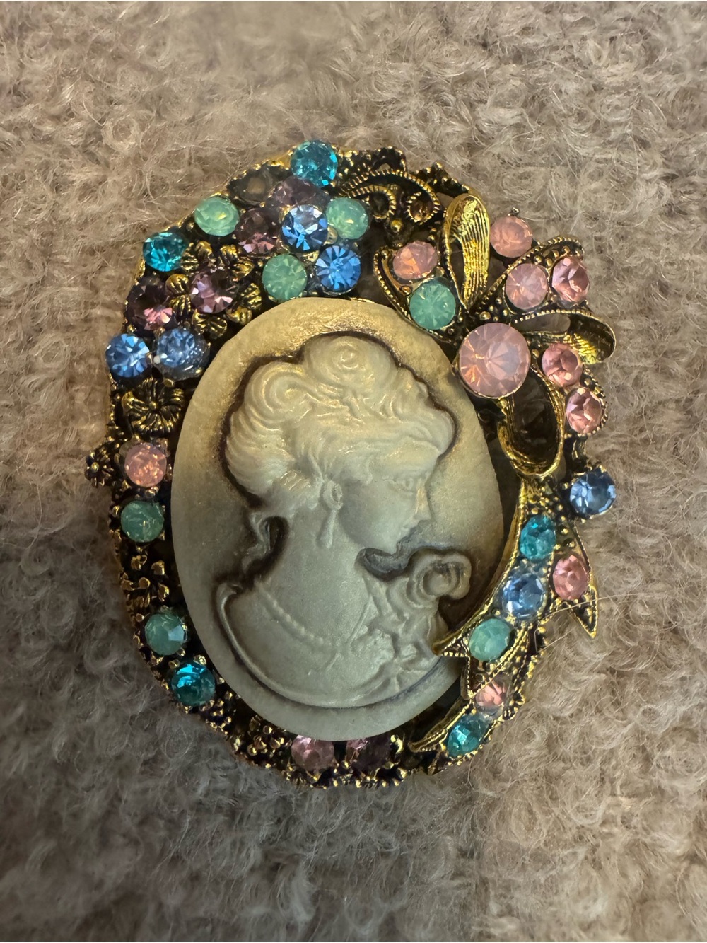 Vintage Style Cameo Brooch with Pastel Crystals - Multicolor